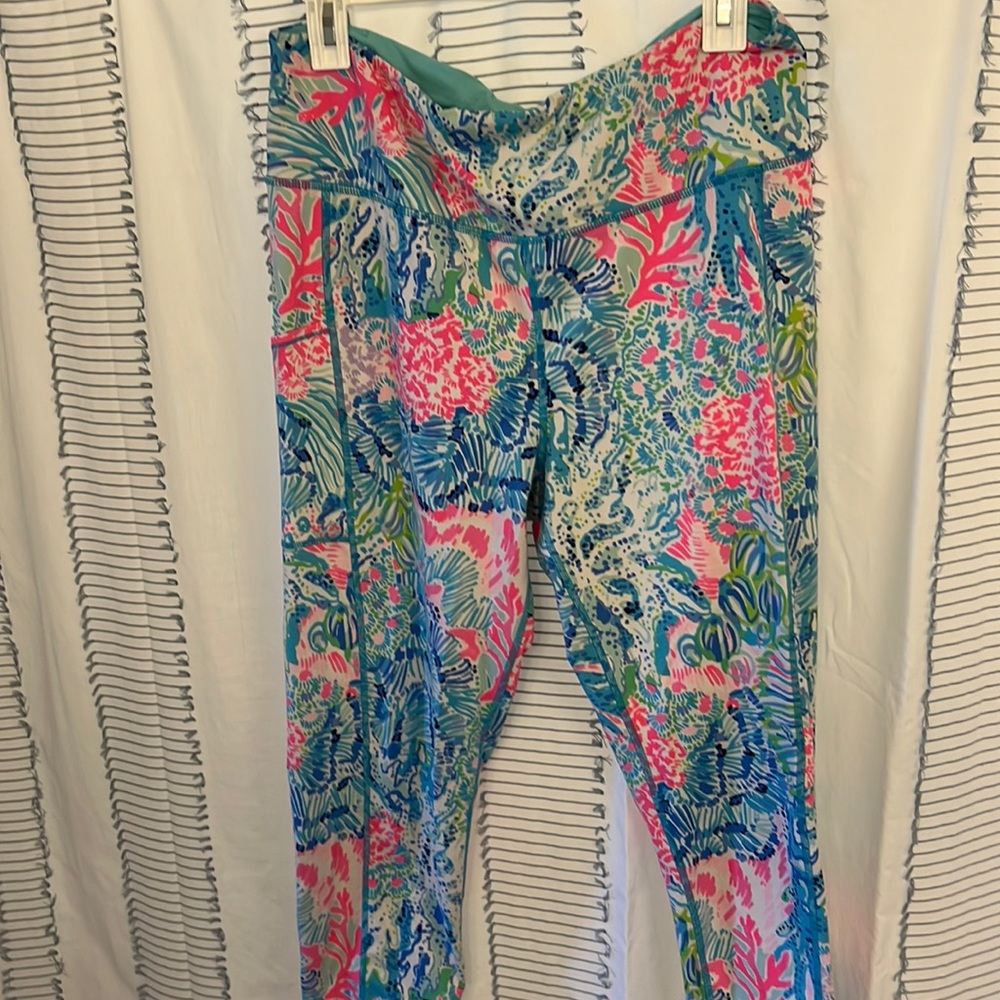 Lilly leggings size XL with side pocket. Perfect condition!